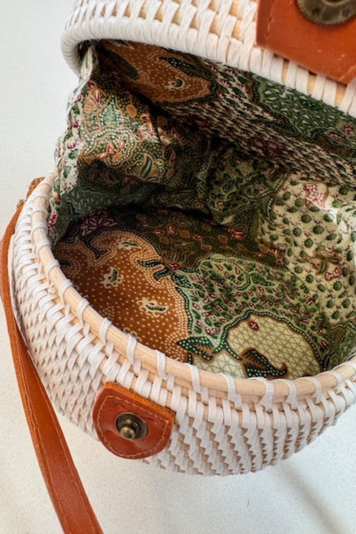 Bug & Bear Rattan Round Handbag in White