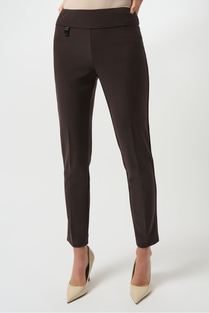 The Wonder Pant - Classic Tailored Slim Pant 144092 in Mocha