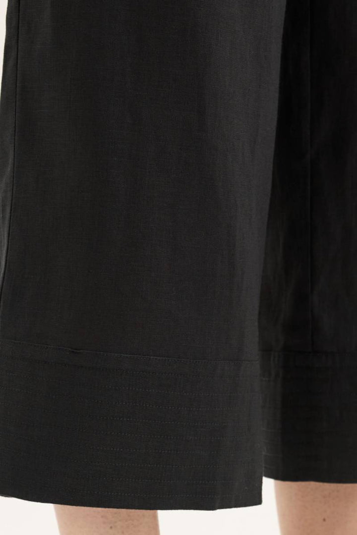 Tirari Palazzo YTWN8994 Pant 8994 in Black by Yarra Trail in 12 / Black