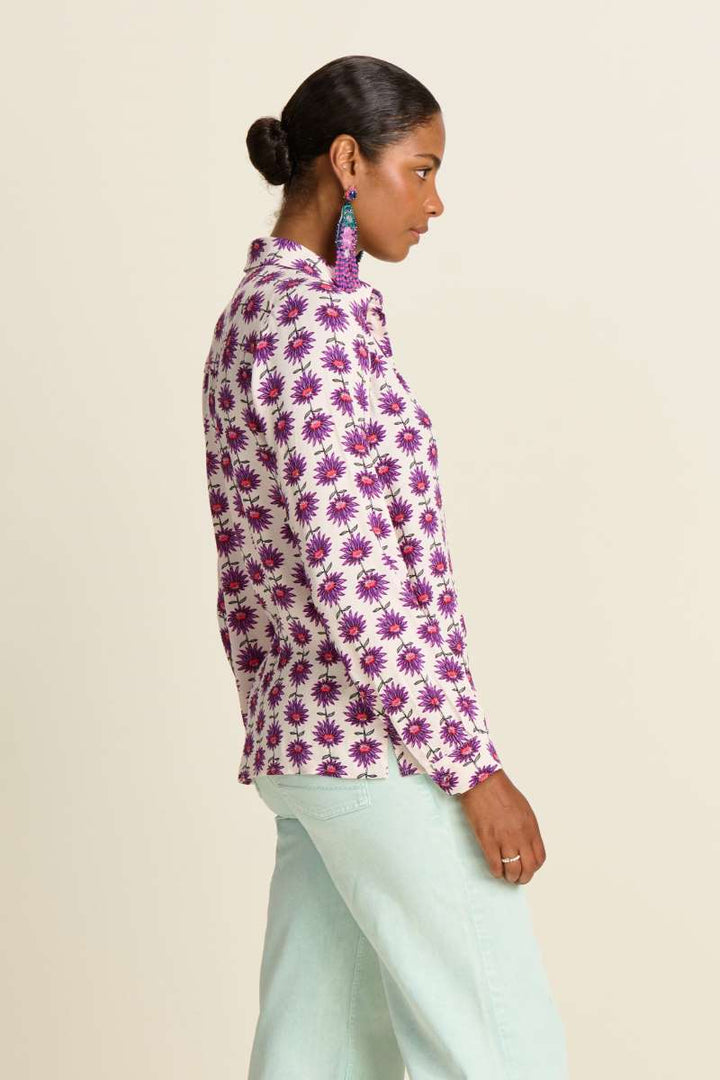 Blouse SP7724 in Mila Flower Ecru by POM Amsterdam in 38
