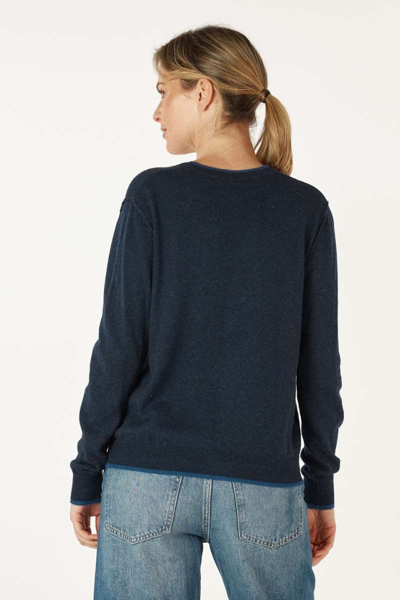 essential-v-carid-in-denim-zaket-plover-back-view_1200x