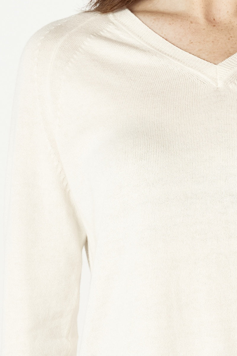 essential-v-neck-white-zaket-plover-front-view_1200x