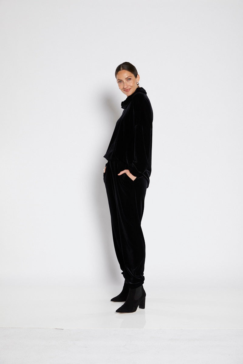 f-l-relax-pant-in-black-cork-w25-philosophy-side-view_1200x