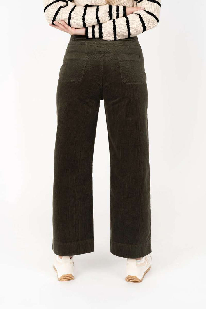 Fleetwood Cord Jean HW25101 by Humidity Lifestyle in 8 / Black