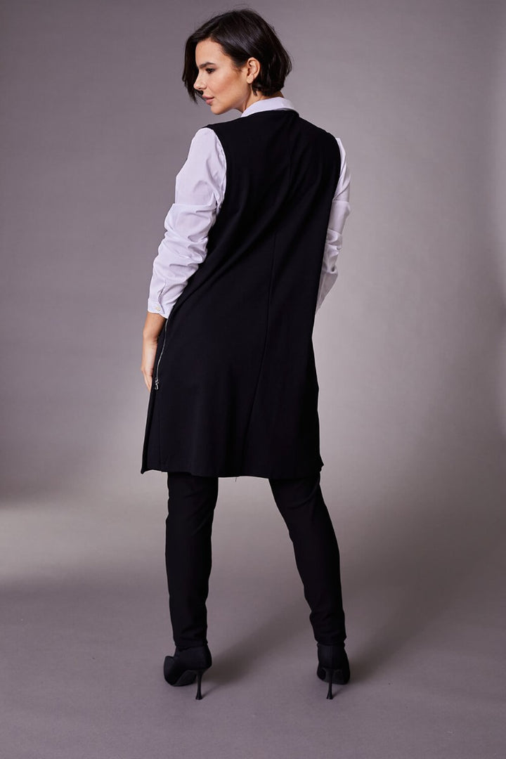 Gilet With Zips in Black W23156 by Peruzzi in 36 / Black