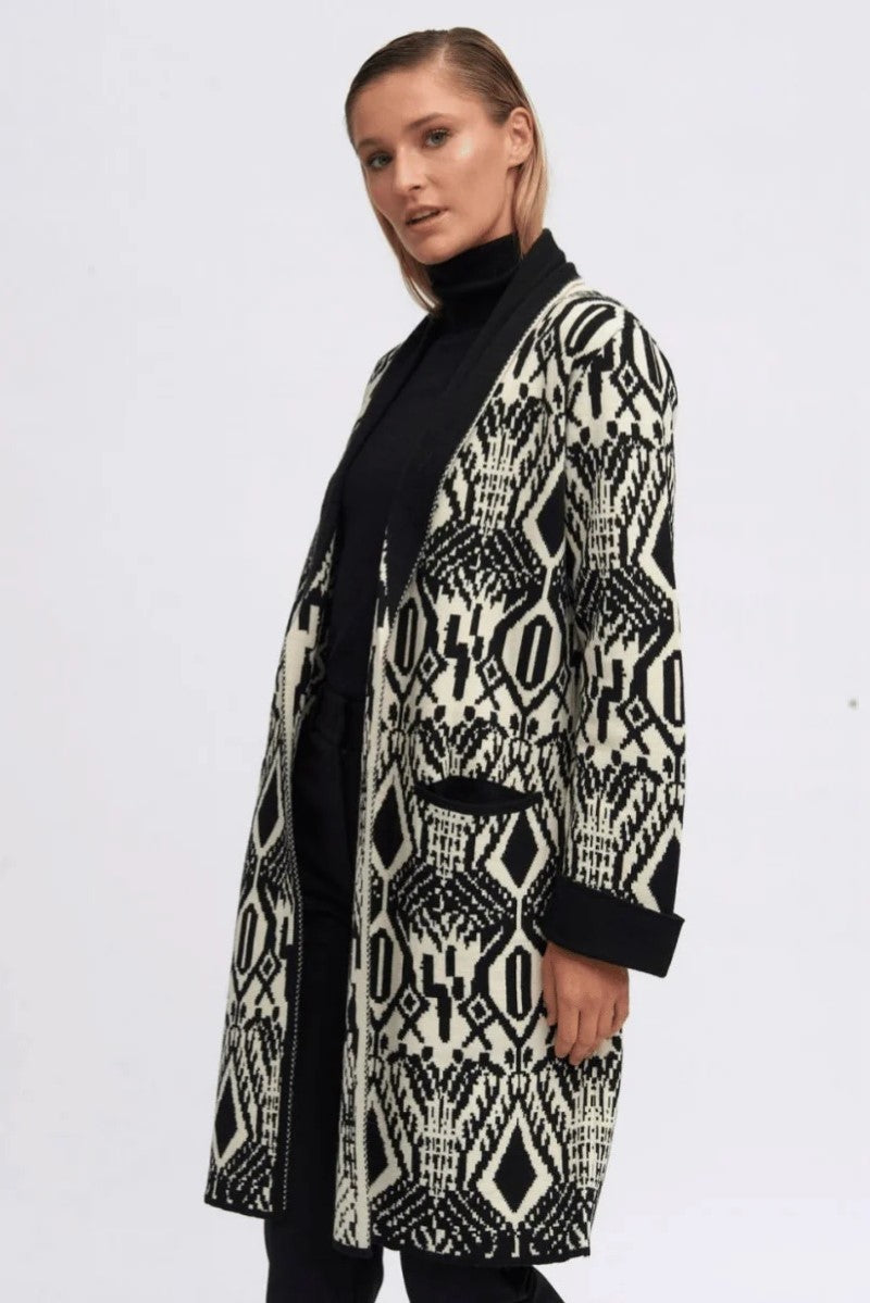 leria-knitwear-in-off-white-tinta-bariloche-side-view_1200x