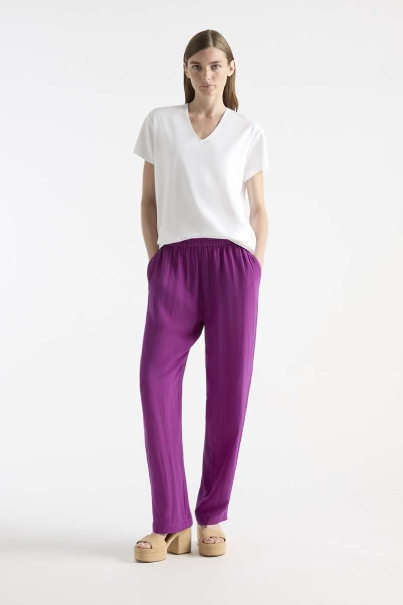soft-capri-in-chilli-mela-purdie-front-view_1200x