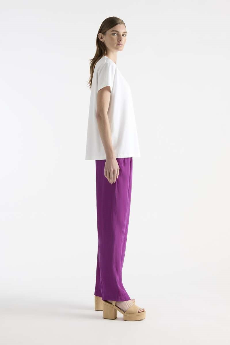 soft-capri-in-chilli-mela-purdie-side-view_1200x