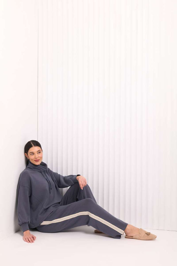 Suite Dreams Jogger In Dusky & Slate CFO8139 by Foil in XS / Dusky