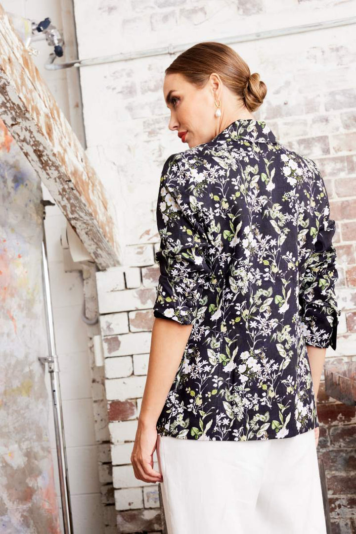 Vi Linen Jacket in Spring 2030 by Kamare in 8 / Spring