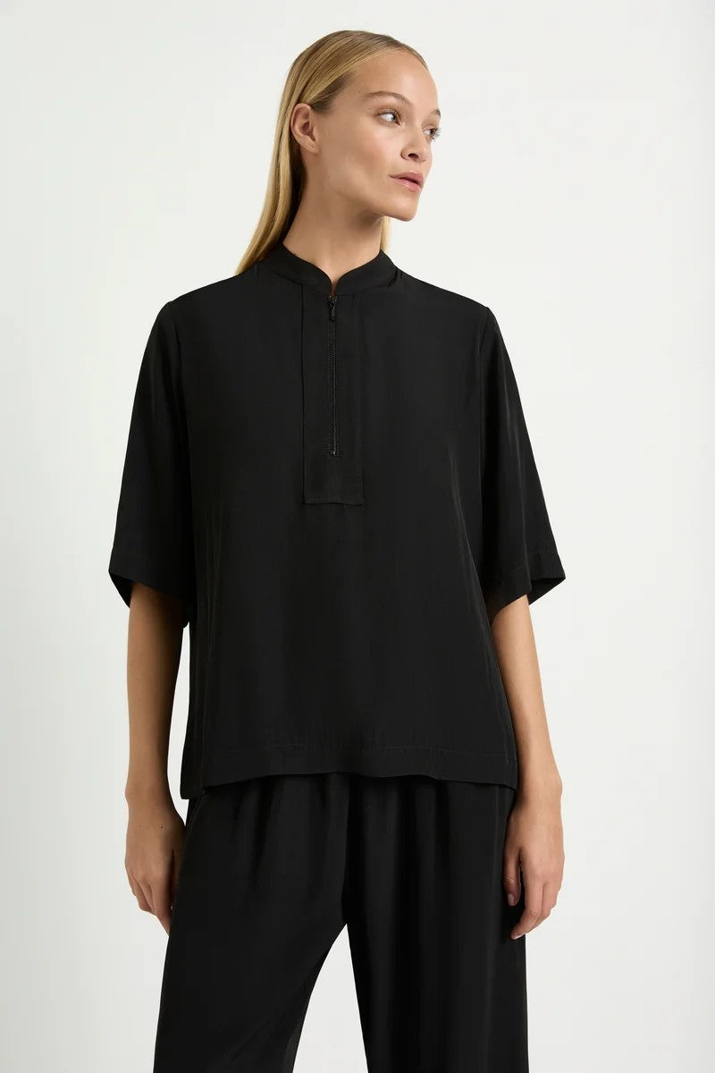 zip-plaza-in-black-mela-purdie-front-view_1200x