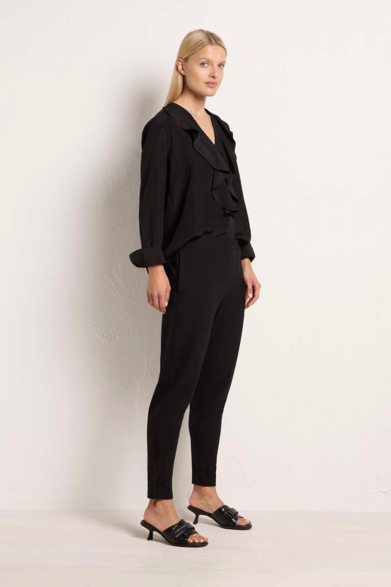 zip-stiletto-pant-in-black-mela-purdie-front-view_1200x