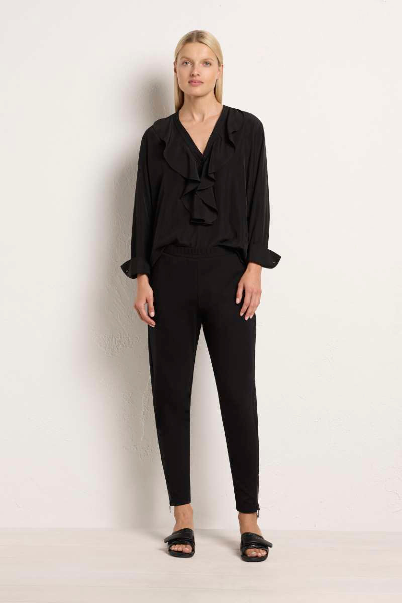 Zip Stiletto Pant in Black Ponte F095 1437 by Mela Purdie