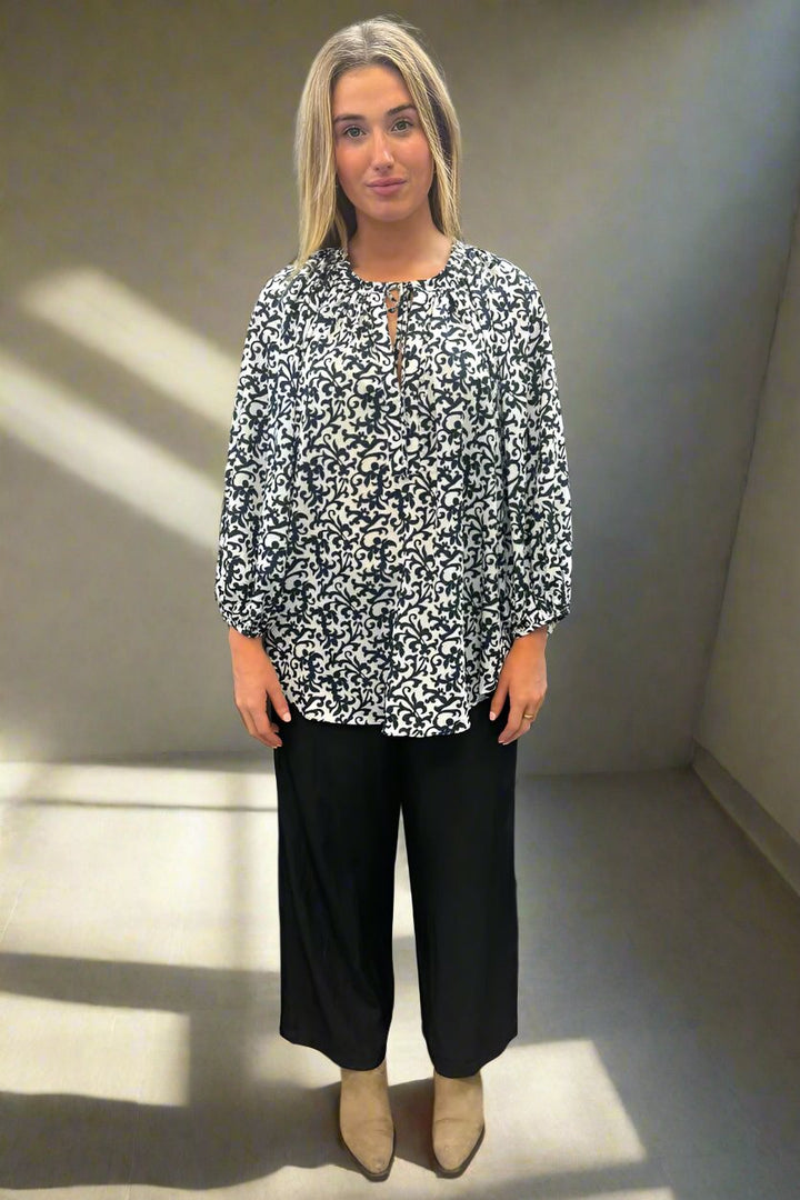 Artisan Blouse in Quill Print Charmeuse F842 7076 by Mela Purdie