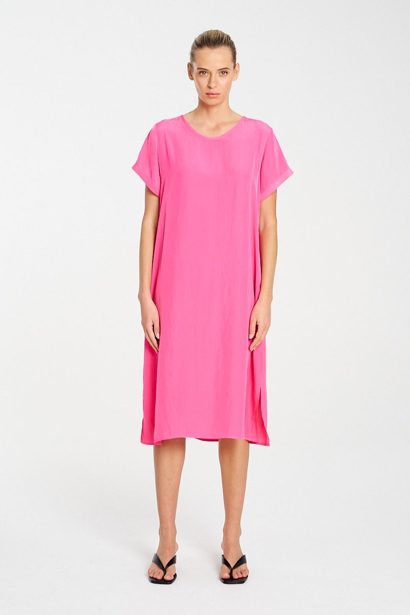 Woman wearing Mela Purdie F67 2203 Transit T Dress Hot Pink full outfit view