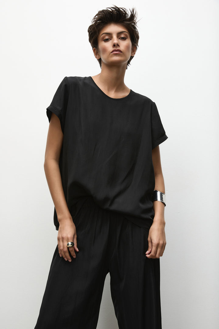 F67 2203 Transit T in Black by Mela Purdie