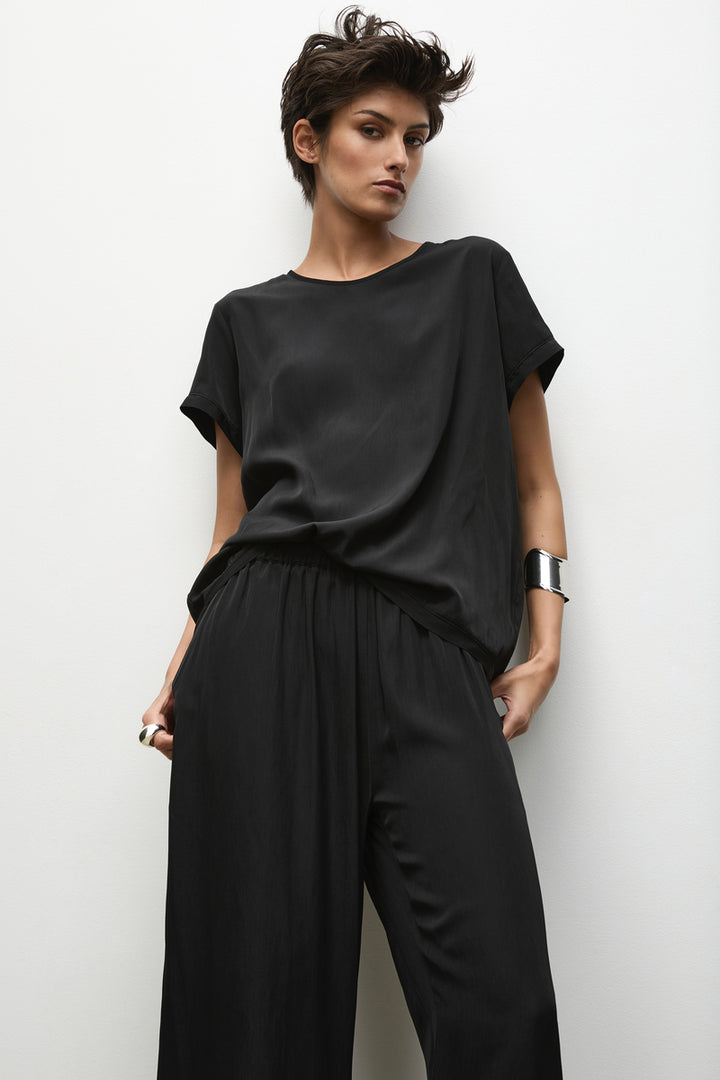 F67 2203 Transit T in Black by Mela Purdie