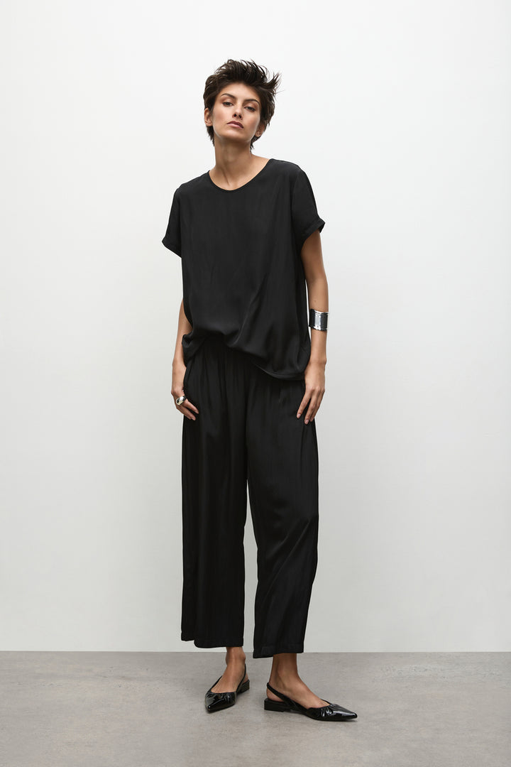 F67 2203 Transit T in Black by Mela Purdie