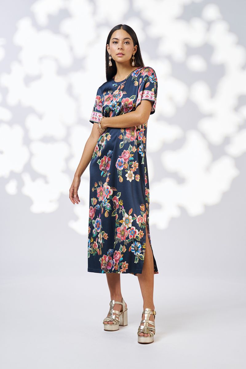 Woman wearing Loobies Story LS3132 Mystic Rose Dress front view