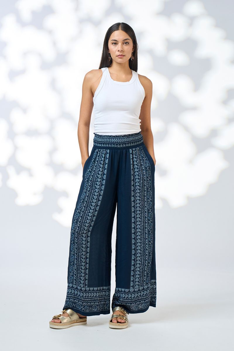 Woman wearing Loobies Story LS3137 Asher Pant Indigo waistband detail
