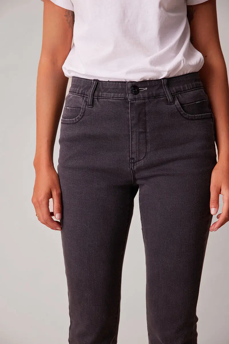 Rome Jean NLA2684 in Charcoal by Lania The Label