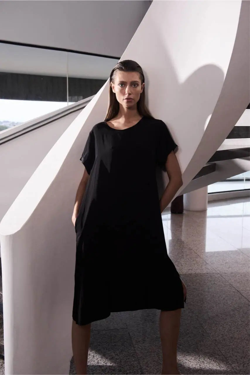 Mela Purdie Transit T Dress Short sleeved round neck  in Black The Perfect Travel Dress. 