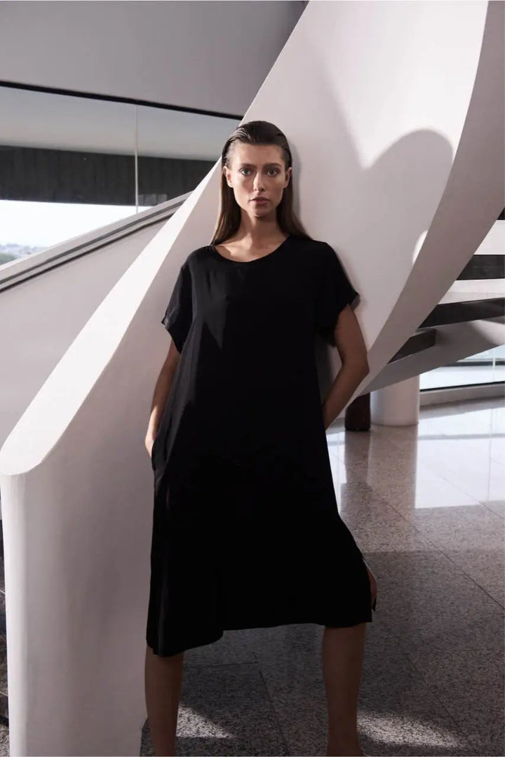 Mela Purdie Transit T Dress Short sleeved round neck  in Black The Perfect Travel Dress. 
