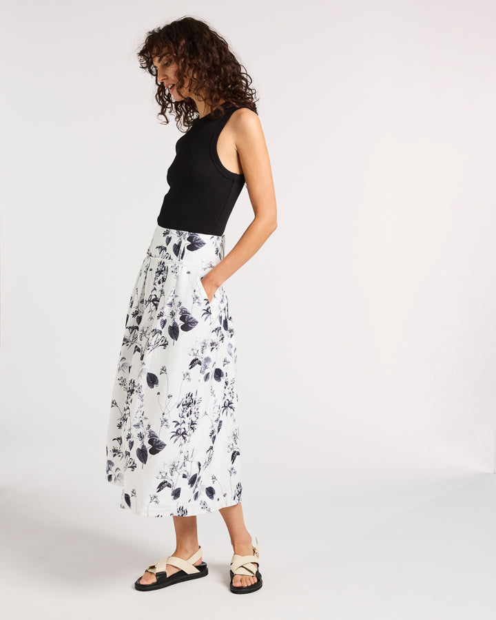 Botanical Print Skirt YT25S9556 by Yarra Trail - side