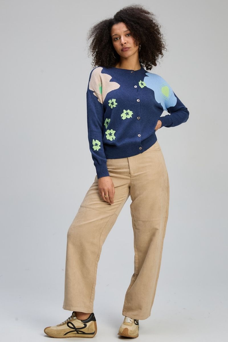 Woman wearing Zaket & Plover ZP8121 button through cardigan styled casually