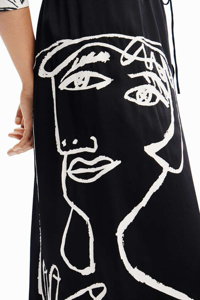 arty-face-midi-skirt-in-negro-desigual-side-view_1200x