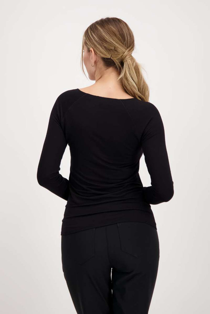 basic-t-shirt-in-black-monari-back-view_1200x