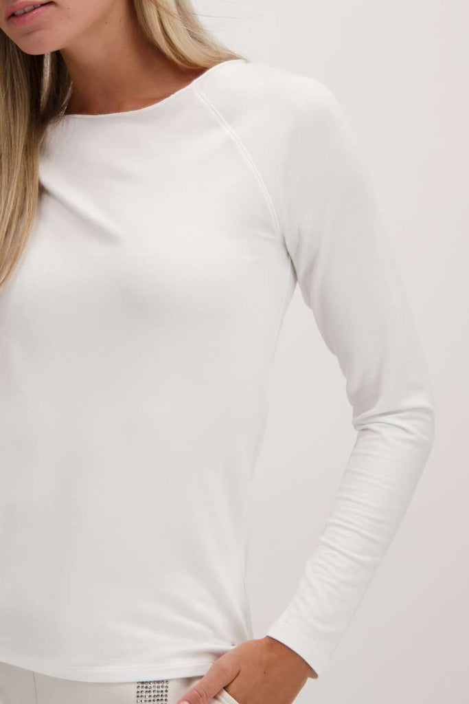 basic-t-shirt-in-off-white-monari-front-view_1200x