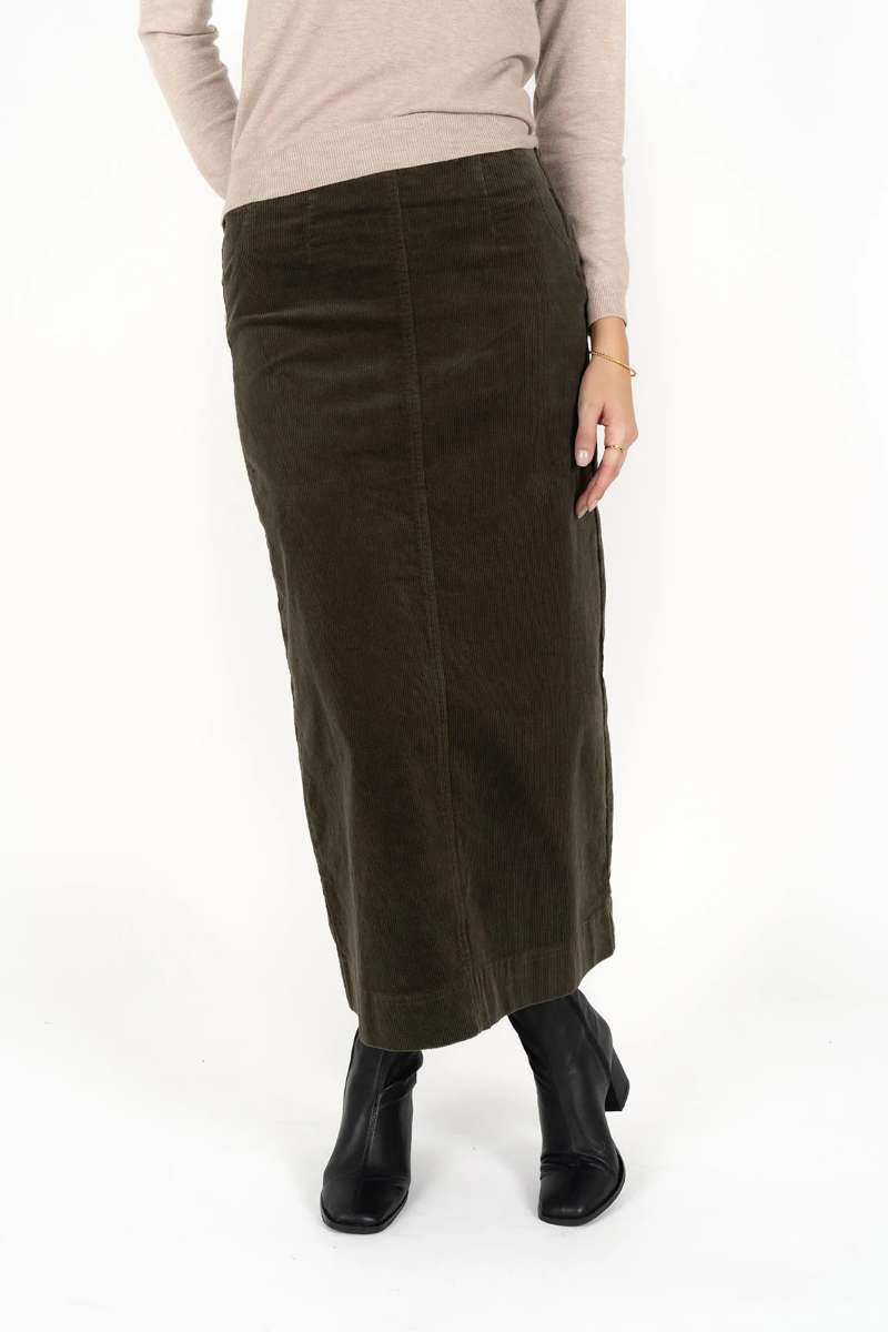 billi-cord-skirt-humidity-lifestyle-front-view_1200x