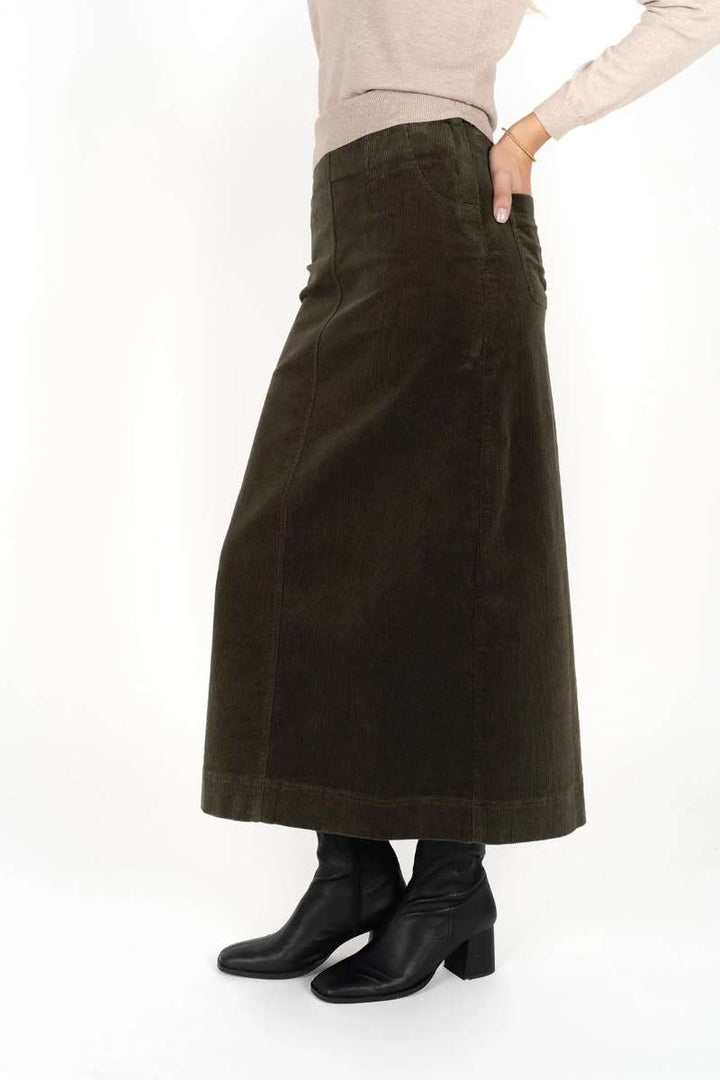 billi-cord-skirt-humidity-lifestyle-side-view_1200x