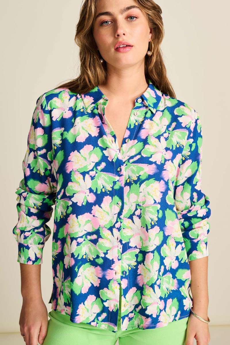 blouse-in-mila-lilies-blue-pom-amsterdam-front-view_1200x