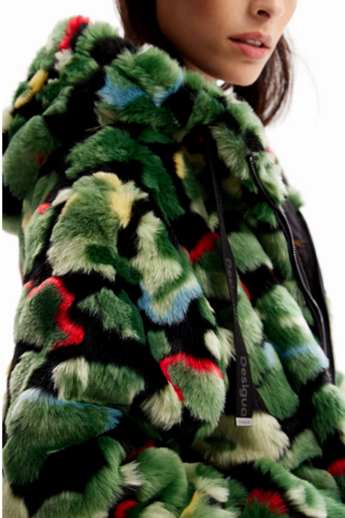 camo-fur-effect-jacket-in-verde-tropical-desigual-side-view_1200x