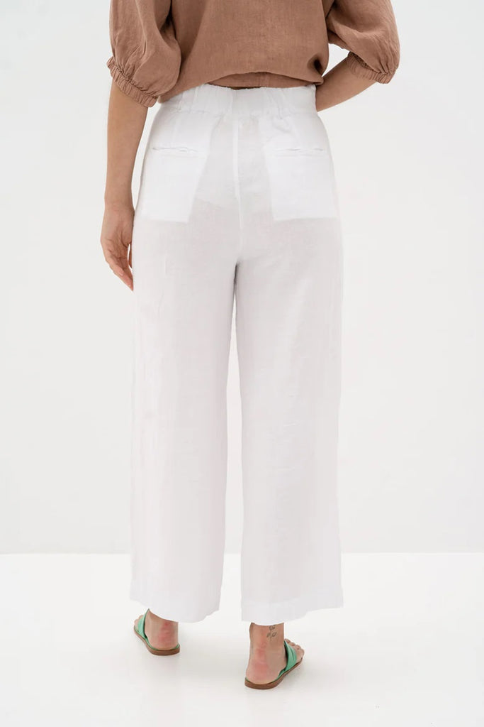 coast-pant-in-white-humidity-lifestyle-back-view_1200x