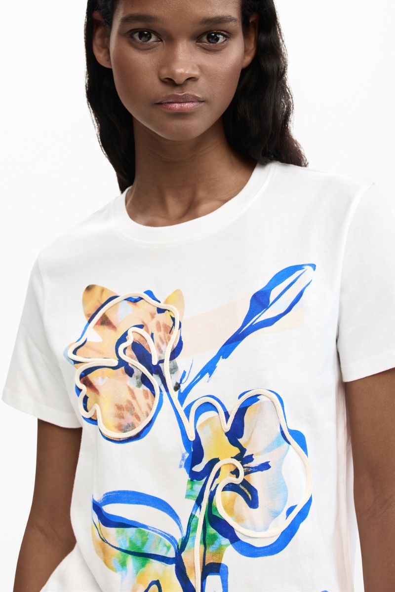 Desigual Floral Print T-Shirt white round neckline and upper floral print detail 26SWTK381