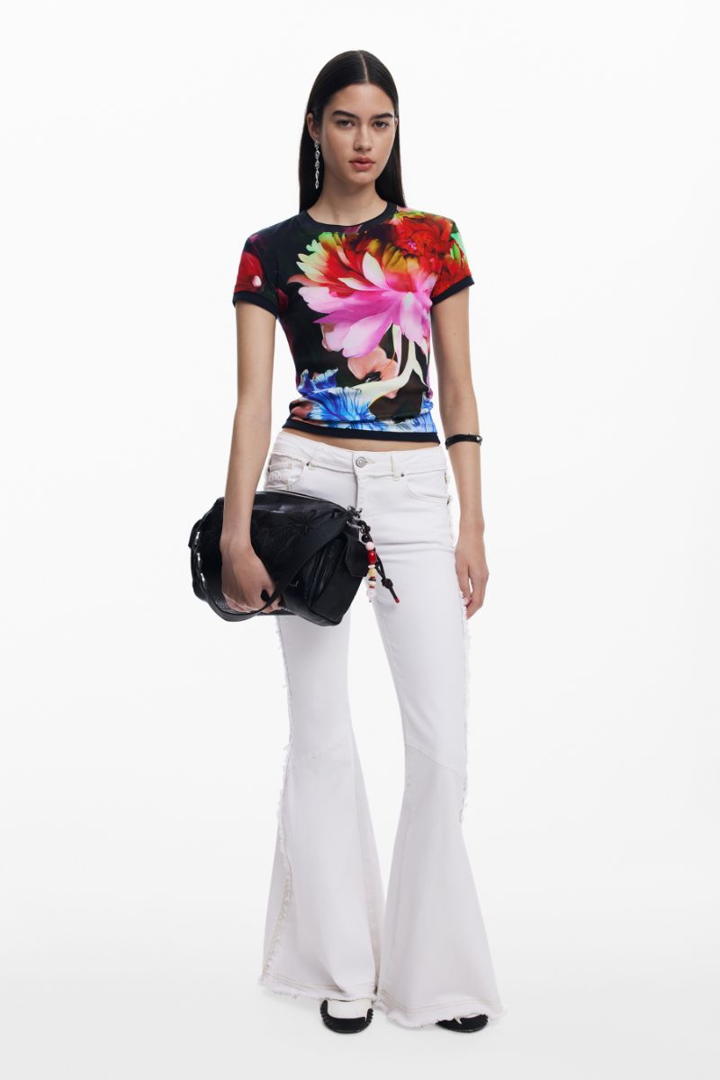 Desigual Multiflowers T-Shirt with oversized multicolour floral print 26SWTK499