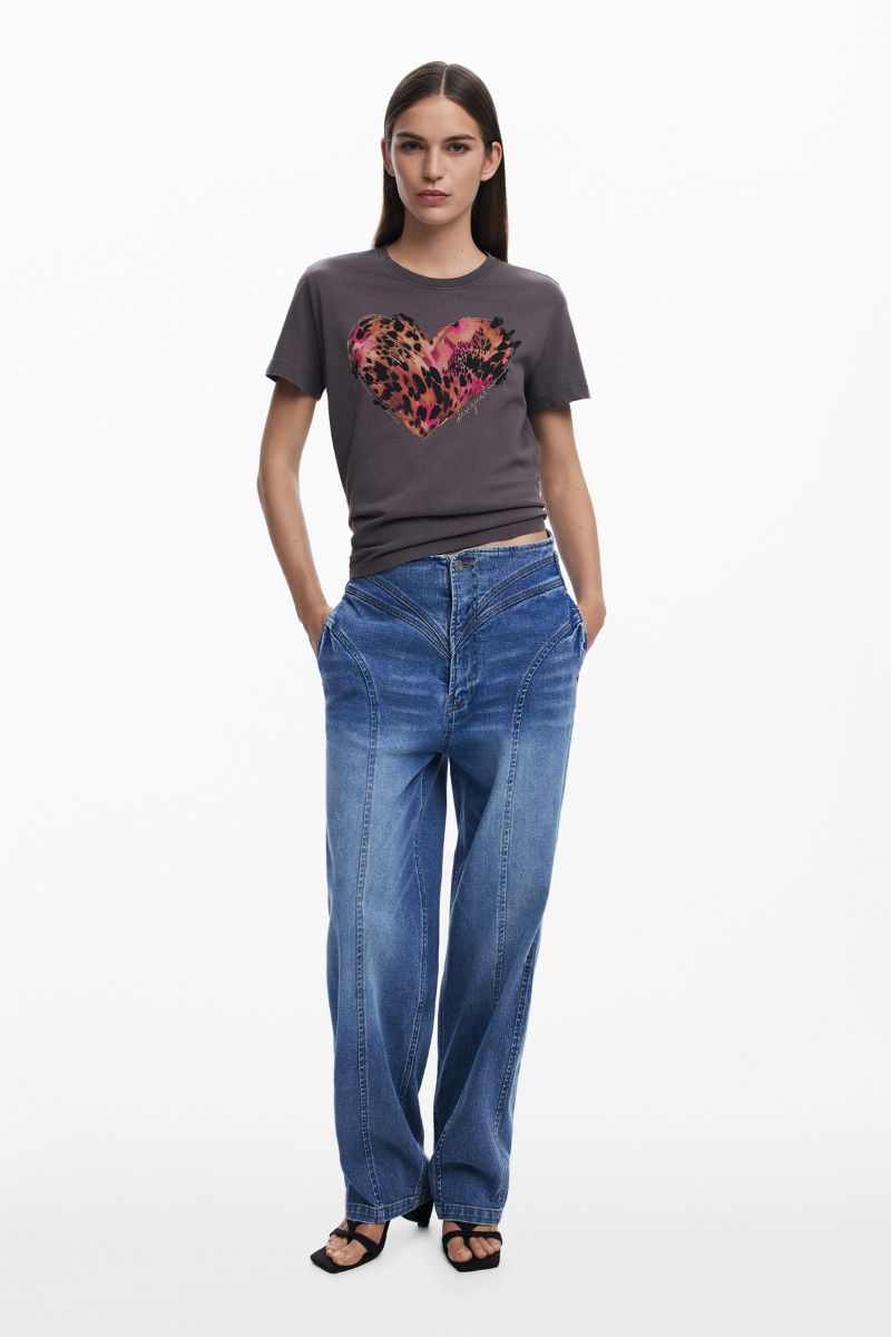 Desigual grey Tiger Heart T-Shirt round neckline detail 26SWTK532
