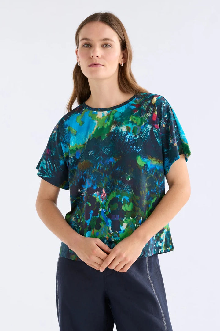 ELK Haki Short Sleeve T-Shirt A1736 in Landskap Night, front view showing relaxed shape