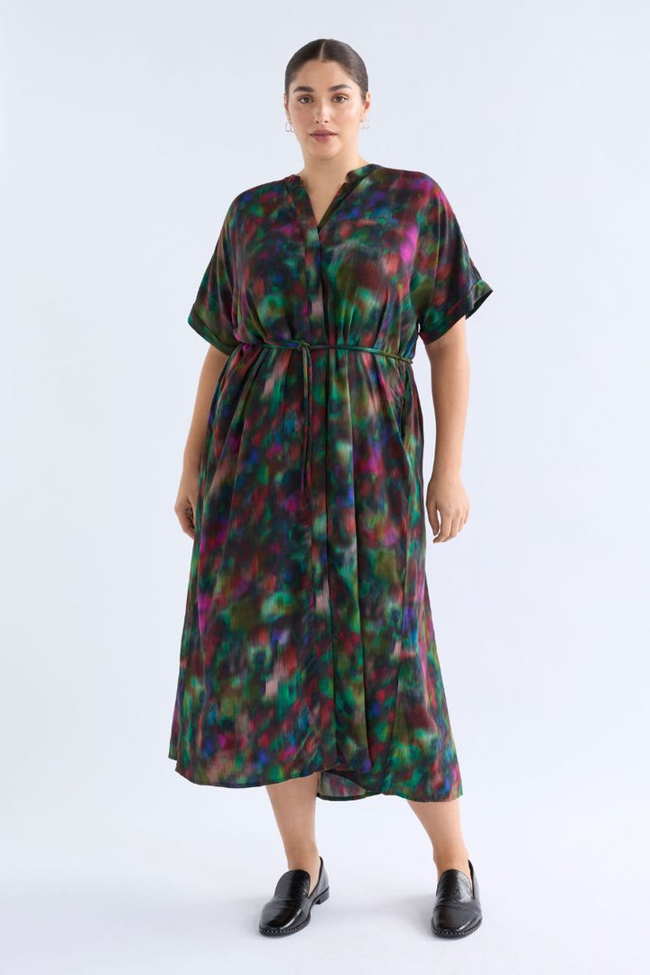 Woman wearing ELK Malo Shirt Dress Jord print front view A line midi A1606