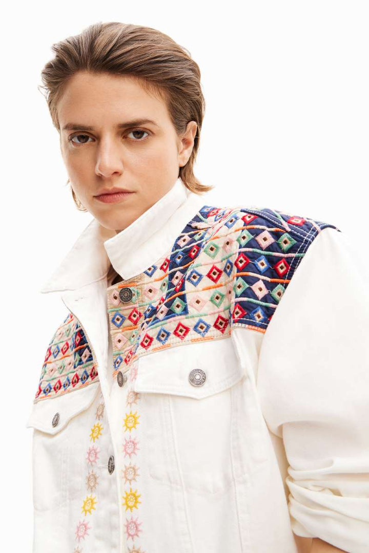 embroidered-denim-trucker-jacket-in-biege-crude-desigual-front-view_1200x