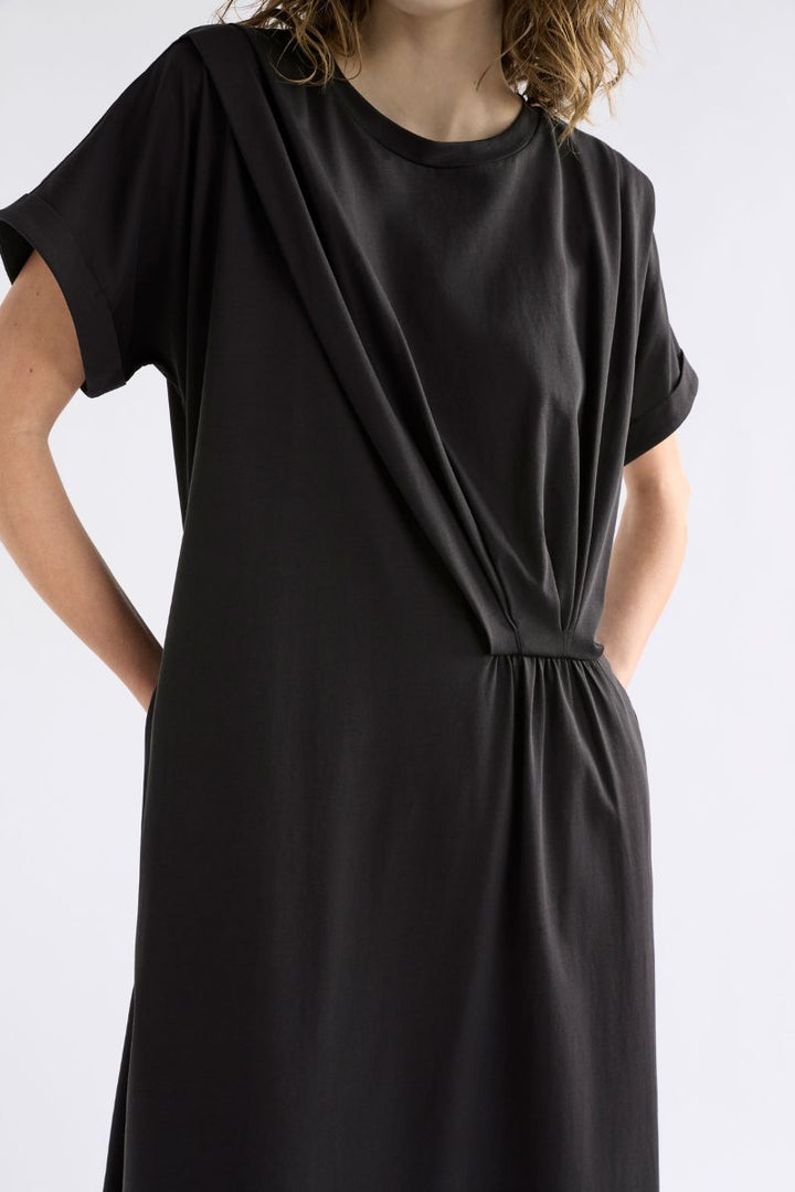ELK Etienne T-Shirt Dress in Burnt Chocolate by Elk the Label in 10 / Chocolate