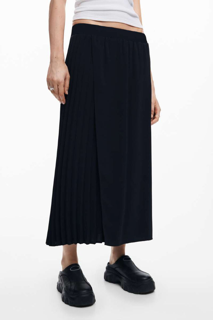 Fal Xining Skirt in Black 24WWFW25 by Desigual