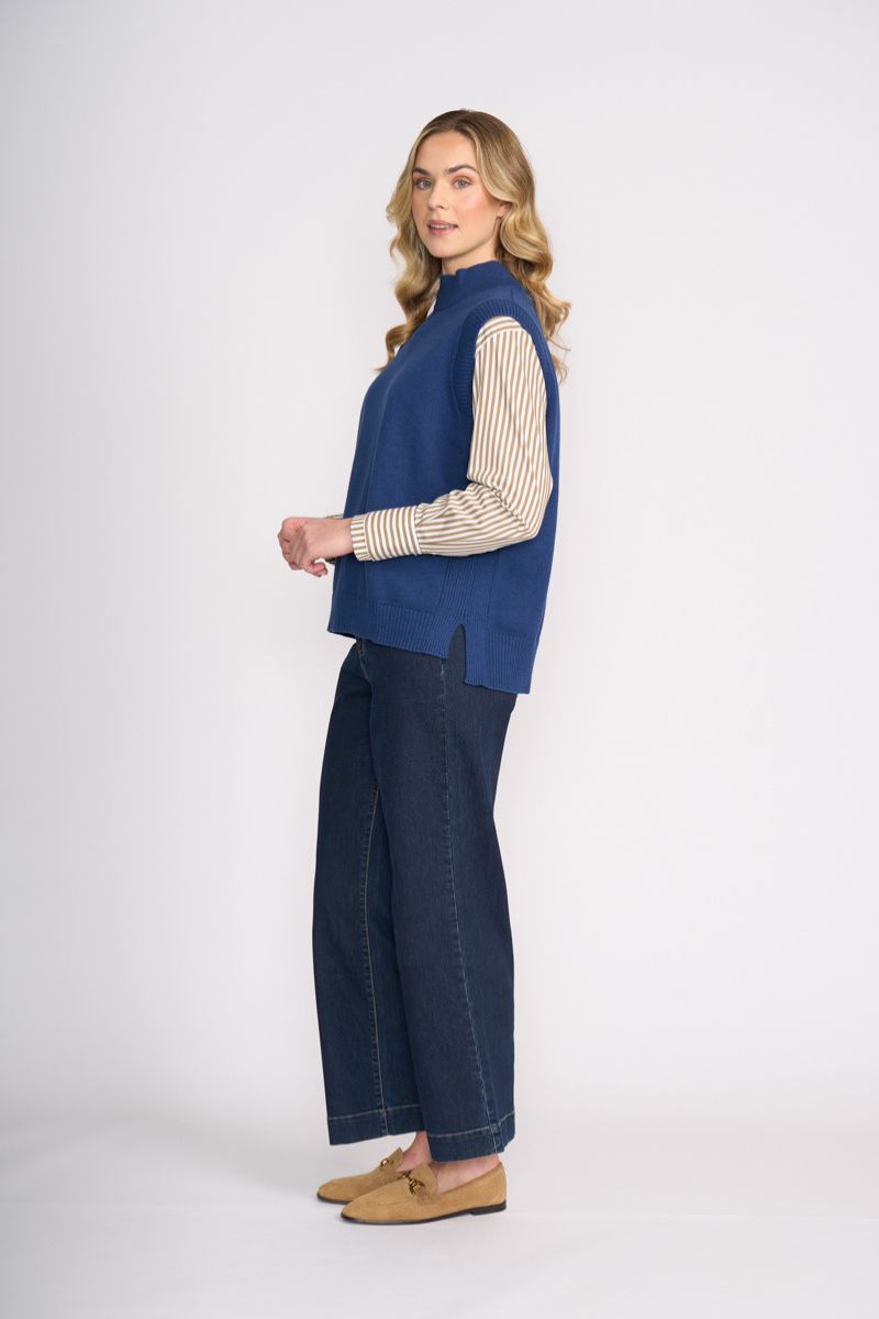Woman wearing Foil FO8433 Luxe Life Popover in Indigo side view