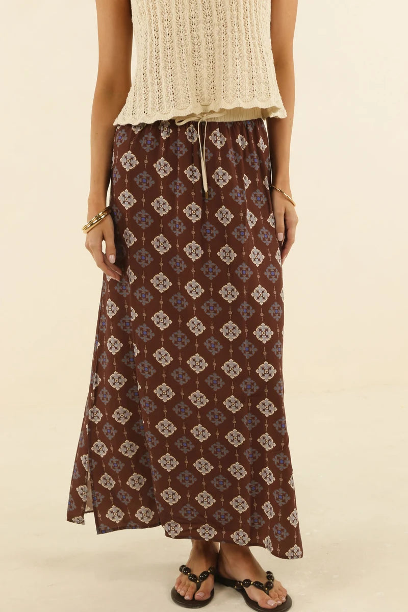 Humidity Lifestyle Vintage Tales Skirt HS26209 in Choc/Cream, front detail close up