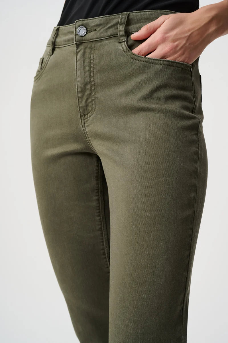 Joseph Ribkoff Brooke bootcut jeans 251967 in Avocado, close-up of waistband and five-pocket detail