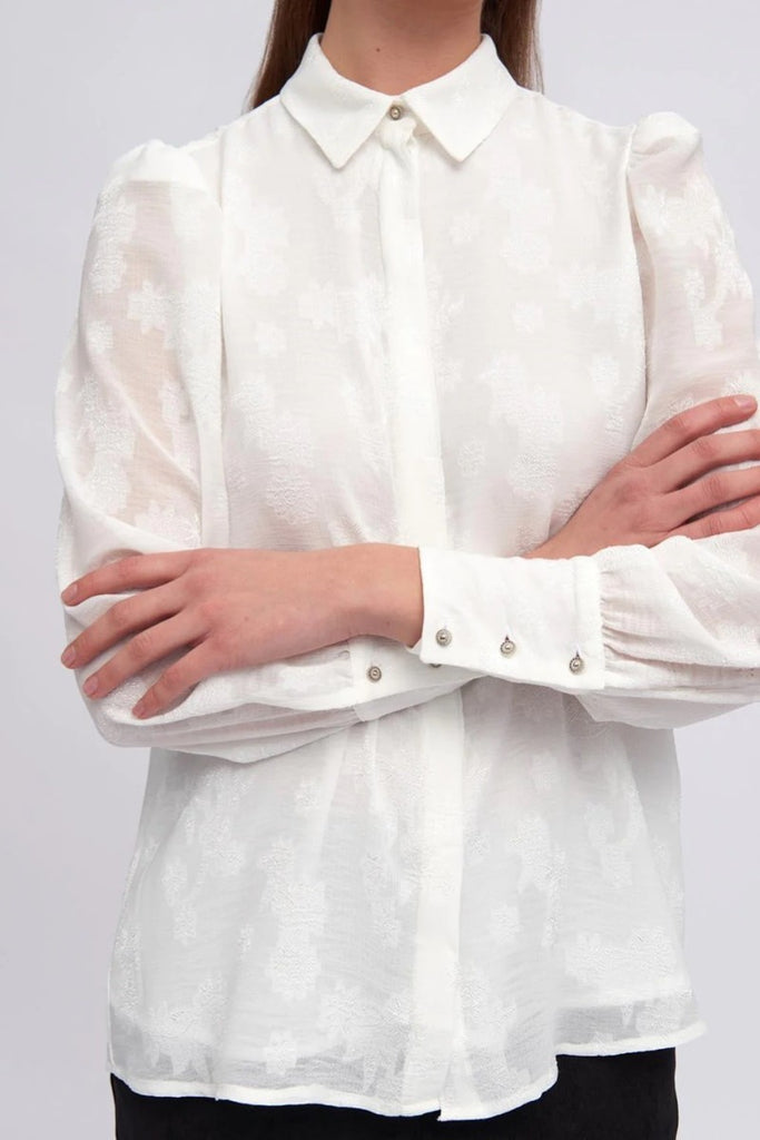 kenai-shirt-in-off-white-tinta-bariloche-front-view_1200x