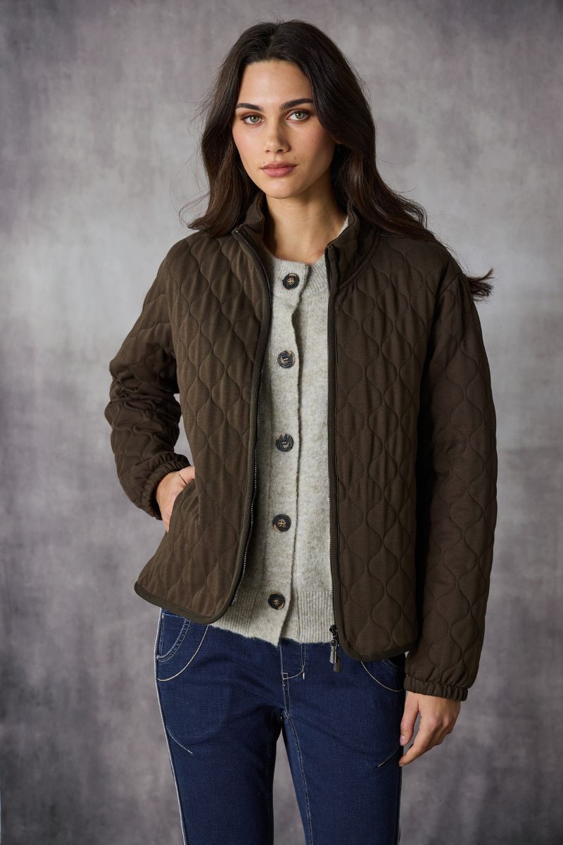 Woman wearing Carlo Jacket in military Foil front view
